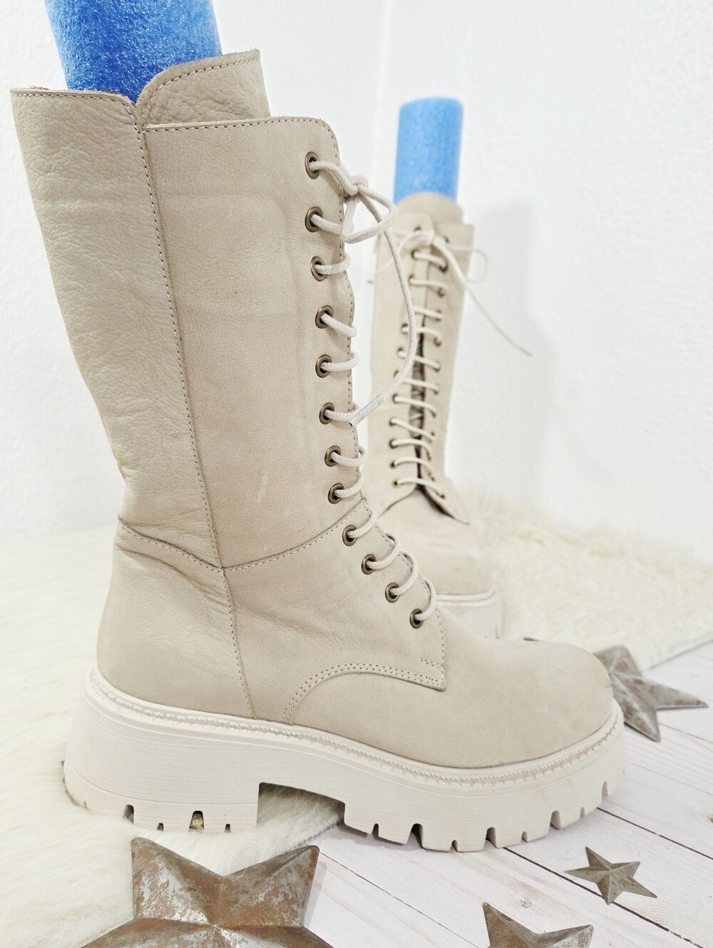 Bueno Reign Lace Up Boots tall beige cream nubuck lug sole Women's size 39 - Picture 4 of 9